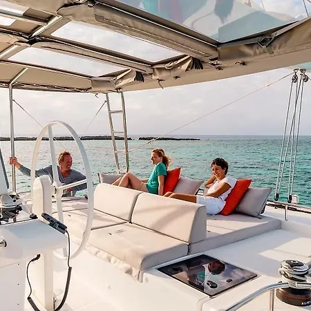 Πλωτό κατάλυμα Catamaran Turkey By Louis