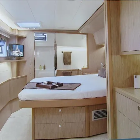 Botel Catamaran Turkey By Louis *