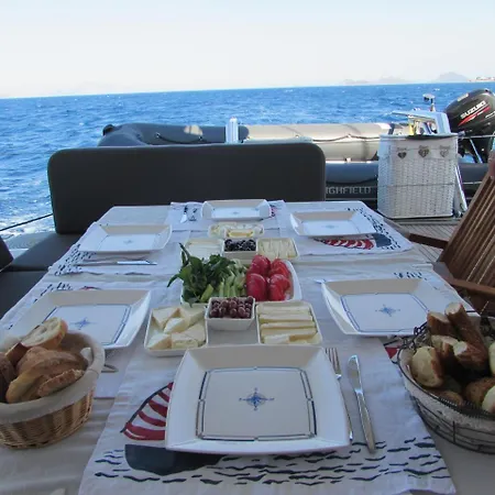 Catamaran Turkey By Louis * Αλικαρνασσός